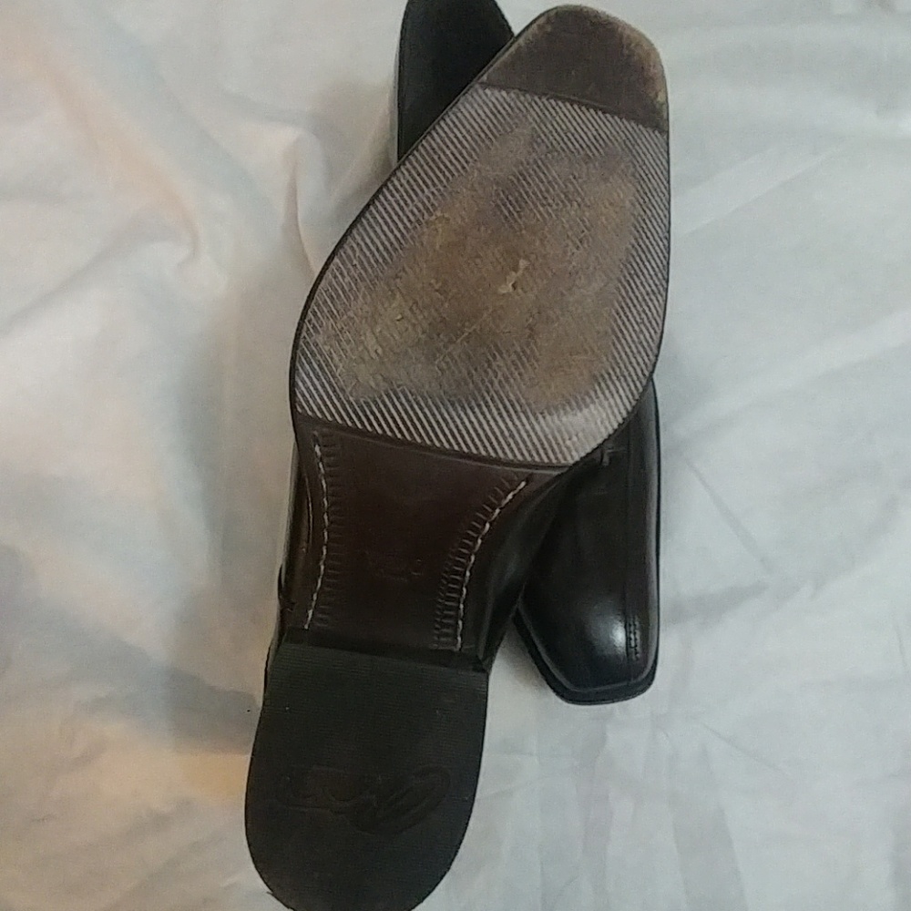 Shoes - Picture 3 of 4